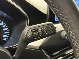 Ford Focus 1.0 EcoBoost Trend Edition Business CAMERA CARPLAY NAVI LM. / 23