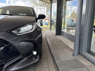 Toyota Yaris 1.5 Hybrid 115 First Edition Adaptive cruise ctrl / 9