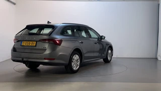 Skoda Octavia Combi 1.0 e-TSI DSG Business Edition Trekhaak Navigatie Parkeersensoren App-Connect / 4
