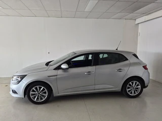 Renault Mégane 1.2 TCe Zen / 6
