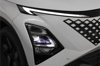 Omoda 5 SHS 1.6 T-GDi SHS-H Premium  - FULL OPTIONS - Schuif/kantel dak - Adaptieve cruisecontrol - Sfeerverlichting - Apple Carplay - Android Auto 7 Jaar of 150.000km Fabrieksgarantie / 60