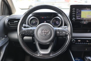Toyota Yaris 1.5 HYBRID DYNAMIC LED LMV-16" APPLE/ANDROID KEYLESS NAVI ALL-SEASON DEALER ONDERHOUDEN / 18