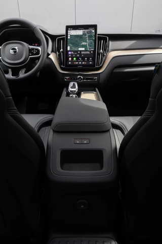 Volvo XC60 T8 Plug-in hybrid AWD Ultra Dark Snel Leverbaar! Te bestellen! / 23