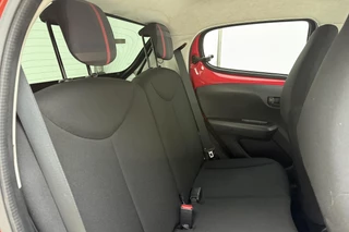 Peugeot 108 1.0 e-VTi Envy 72 PK | Handgeschakeld | 5-Deurs | Airco | Elektrische ramen | Getinte ramen | Radio | USB | AUX | Licht Metalen Velgen | 1e eigenaar / 8