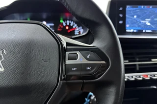 Peugeot 208 1.2 PureTech Active Pack | Navigatie | Parkeersensoren achter | Cruise Control | Lichtmetaal 16inch | Apple Carplay/Android Auto / 19