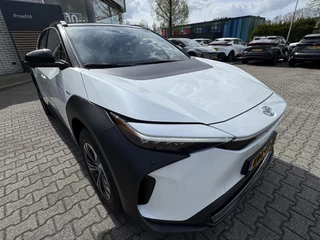 Toyota bZ4X DYNAMIC 71KWH BI-TONE PANO-DAK STOEL/STUURVERW BLIND-SPOT 360° CAMERA EL-ACHTERKLEP WARMTEPOMP / 10