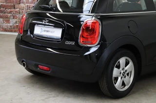MINI Cooper Hatchback Business 3 deurs  / Navigatiesysteem / Airconditioning / Cruise Control / Bluetooth / Audio / 15 Inch / Elektrisch Pakket / 6