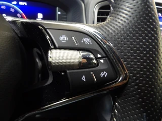 Škoda Karoq 1.5 TSI ACT Greentech 150pk DSG-7 Sportline Business / 24