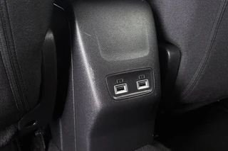 Peugeot e-2008 EV Active Pack 50 kWh Apple CarPlay Climate Control 16" / 32