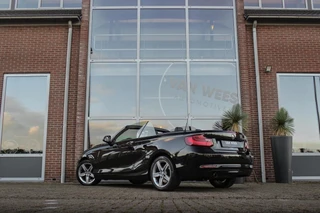 BMW 2-serie Cabrio 220i Sport | Origineel NL | Cruise control | Stoelverwarming | Xenon | Sportstoelen | HiFi audio | Navigatie Professional | Sportstuur | Chrome Line | Keyless entry / 5