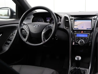 Hyundai i30 Wagon 1.6 GDi Comfort  | Trekhaak | Navigatie | Camera | / 18