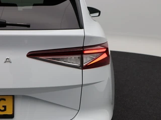 Škoda Enyaq iV 60 180 Pk | Panoramadak | Crystal Light LED | Stuur- en Stoelverwarming | Privacy Glass | Camera | 21 Inch / 16