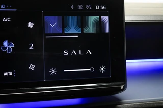 Lancia Ypsilon Edizione Cassina Limitata 51 kWh | NAVIGATIE | MASSAGE | DRAADLOZE LADER | DAB | 360 CAMERA / 46
