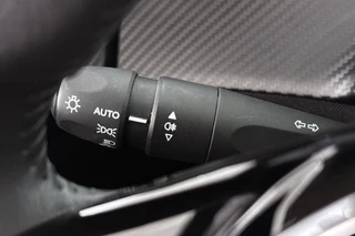 Peugeot 208 1.2 PureTech 75 Active / 33