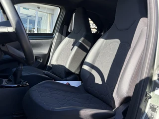 Toyota Aygo X 1.0 VVT-i MT Limited NL-AUTO 1E EIGENAAR CLIMA AD-CRUISE JBL-AUDIO APPLE/ANDROID CAMERA LM-VELGEN LED BI-TONE DRAADLOOS-LADEN / 10