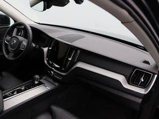 Volvo XC60 2.0 T8 455 Pk Plug-in hybrid AWD Plus Bright | Panoramadak | Trekhaak | 360° Camera | Harman Kardon | Leder | 19 Inch | 35.116 Km!! / 36