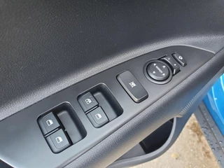 Kia Stonic 1.0T DynamicLine | Camera | Climate control | Apple Carplay / Android Auto | Cruise control | Parkeersensoren achter | Lichtmetalen velgen 16inch | / 31