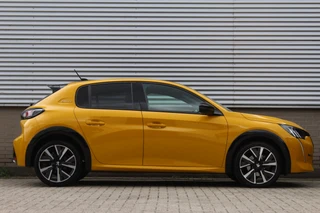 Peugeot 208 1.2 PureTech 131PK GT-Line  | Panoramadak | 3D Cockpit | BLIS | Navigatie / 2