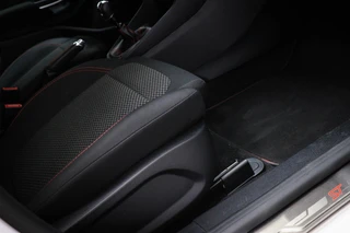 Ford Fiesta 1.0 EcoBoost ST-Line | CLIMA | DAB | APPLE | TREKHAAK | 17" / 11