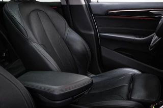 BMW X1 xDrive20i High Executive | PANORAMADAK | HEAD UP | STOELVERWARMING | TREKHAAK / 13