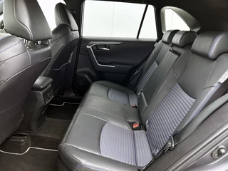 Toyota RAV4 2.5 Hybrid Dynamic | Camera | Navi | Cruise Control | Stoelverwarming | Electrische Stoelen / 30
