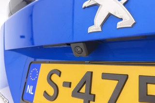 Peugeot e-2008 EV Allure Pack 50 kWh | Achteruitrijcamera | Lichtmetalen velgen | Navigatie | Apple Carplay/Android Auto | / 8