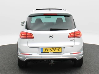 Volkswagen Tiguan 1.4 TSi R-Line Edition 125 Pk | Panoramadak | Trekhaak | Camera | Cruise Control | Climatronic | Navigatie | 18 Inch / 7