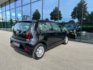 Volkswagen up! 1.0 65pk Move Up! Cruise | Stoelverwarming | Camera | 4-season | Mistlampen | Bluetooth | Rijklaar incl. 1 jaar Bovag garantie / 24