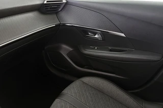 Peugeot 208 1.2 Hybrid 110 e-DCS6 Allure Navigatie Achteruitrijcamera Apple CarPlay / 32