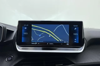 Peugeot 208 1.2T Allure Pack 100pk | Navigatie | Adaptive Cruise Control | Stoelverwarming | Climate Control | Achteruitrijcamera | LED koplampen | 3D Cockpit | 16'' Lichtmetalen velgen | Apple Carplay & Android Auto / 25