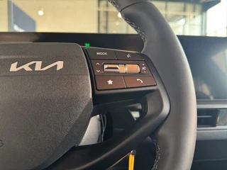 Kia Stonic 1.0 T-GDi MHEV DynamicPlusLine | NU MET €1.000,- inruilpremie! | Parkeersensoren voor- en achterzijde | Climate Control / 18