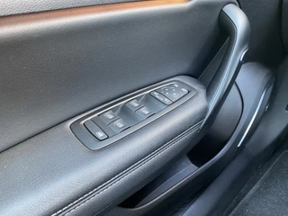 Renault Mégane Estate 1 .3 TCe Bose 160 pk AUT. | navigatie | cruise control | trekhaak | bose audio | keyless | privacy glas / 21