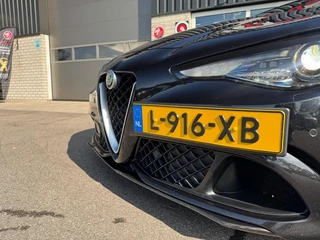 Alfa Romeo Giulia 2.9 V6 QUADRIFOGLIO Carbon pakket Sparco kuipstoelen Carplay Perfect onderhouden! / 29
