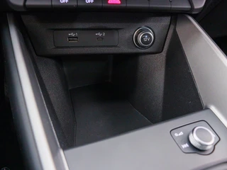 Audi A1 Sportback 25 TFSI Pro Line Zwart dak | Carplay Navigatie | Sportstuur / 38