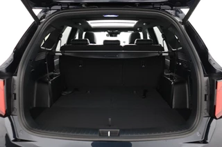 Kia Sorento 1.6 T-GDi Plug-in Hybrid 4WD ExecutiveLine 7p Nieuw en Direct leverbaar! - - Stoel/Stuurverwarming - 1700kg trekgewicht - Apple Carplay - Android Auto - Panorama Dak - - Fabrieksgarantie tot 2033 / 34