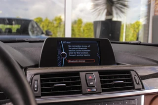 BMW 3-serie 316i Executive | Luxury Line | Sportstuur | Cruise control | Sportstoelen | Stoelverwarming | Climate control | Navigatie | Bluetooth | Regensensor | Lichtpakket | 18 inch | PDC / 25