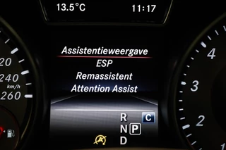 Mercedes-Benz GLA-klasse 180 Ambition | URBAN PACK | PANORAMADAK | STOELVERWARMING | TREKHAAK | 18" / 33