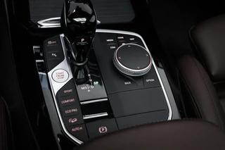 BMW X3 xDrive20i M-Sport Business Edition Plus | PANORAMADAK | STUURVERWARMING | TREKHAAK | 20" / 39