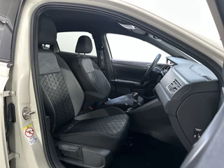 Volkswagen Polo 1.0 TSI R-Line Business LED Camera Stoelverwarming Virtual Cockpit DAB+ / 18
