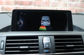 BMW 1 Series 118i Executive M Sport Pakket 5 deurs / Navigatie Professional / LED / Trekhaak / 18 Inch / Climate Control / Hifi / Parkeersensoren / Cruise Control / Extra Getint Glas / Bluetooth / Shadow Line / 25
