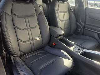Jeep Avenger Altitude 54 kWh | 20'' Brute velgen | Apple-Android | Stoelverwarming / 7