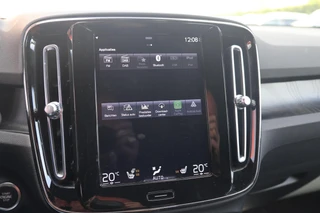 Volvo XC40 T4 Recharge Core Bright | Stoelverwarming | Trekhaak | Parkeercamera  | Keyless / 46