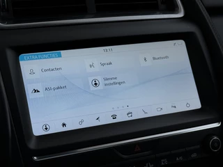 Jaguar E-PACE 2.0 P200 AWD R-Dynamic / 38