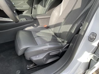 Peugeot 308 SW 1.2T 130pk Automaat Allure | AGR Comfortstoel | Camera voor & achter | Stoelverwarming | Navi | Keyless Entry / 19