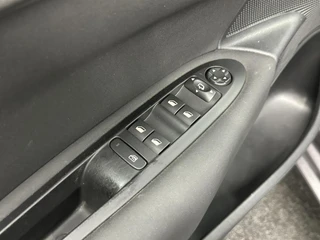 Citroen C4 1.2 PureTech Feel Collection CARPLAY TREKHAAK CRUISE ECC LM. / 17