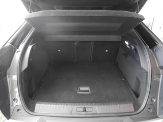 Peugeot 3008 1.2 Hybrid 136 GT | Demo | Stoel en stuurverwarming | Led | Navigatie | Achteruitrijcamera | Keyless entry en start | Parkeersensoren voor en achter | Climate control | Adaptive cruise control / 13
