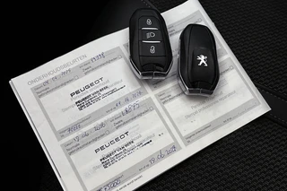 Peugeot 3008 1.2 PureTech GT Black Pack Trekhaak Keyless Stoelverwarming / 29