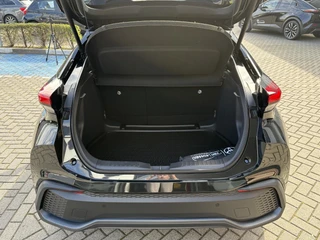 Toyota C-HR 1.8 HYBRID 140 FIRST-EDITION DODEHOEK DETECTIE KEYLESS STUUR&STOELVERW EL-A.KLEP LED DAB / 8