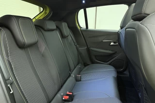 Peugeot 208 1.2 PureTech 100 GT | Apple carplay/Android auto | Achteruitrijcamera + frontcamera | Navigatie | Panoramadak | Stoelverwarming | Keyless entry+start | Adaptive cruise control | / 15