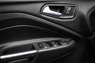 Ford Kuga 1.5 EcoBoost Trend Ultimate | CLIMA | VOORRUITVERWARMING | APPLE | TREKHAAK | 18" / 28